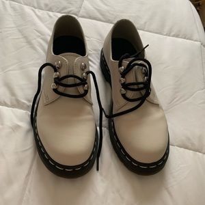 Doc Marten Oxfords in Bone